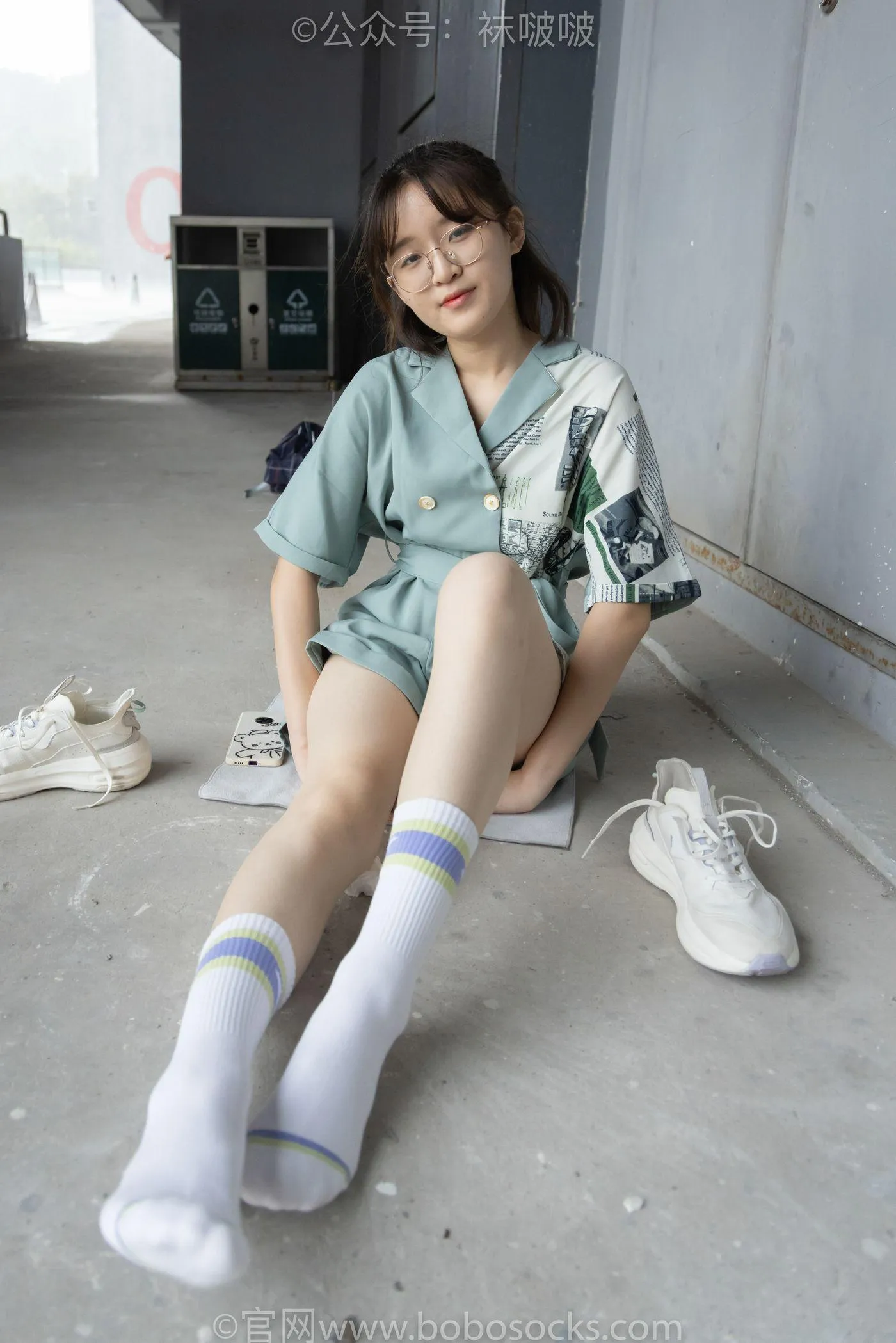 [BoBoSocks袜啵啵]NO.025 熊熊-安踏运动鞋、白色棉袜（踩脏）、裸足 [146P]插图3